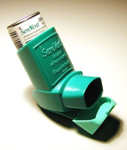 509px-AsthmaInhaler